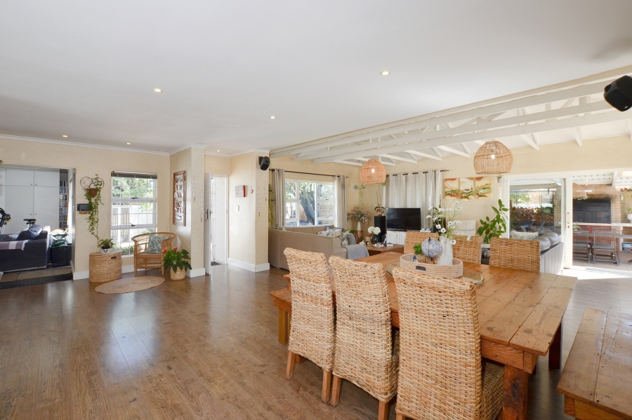5 Bedroom Property for Sale in Welgelegen 2 Western Cape